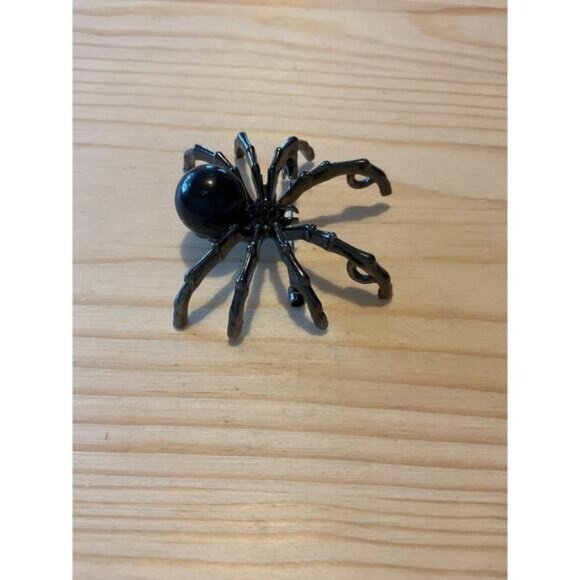 Black Spider Brooch Halloween Costume Accessory 3D Design - Picture 2 of 5